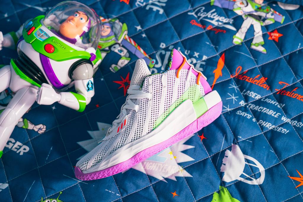 LOS NUEVOS SNEAKERS DE ADIDAS INSPIRADOS EN TOY STORY DIONYSOS